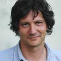 جوليان ستالابراس